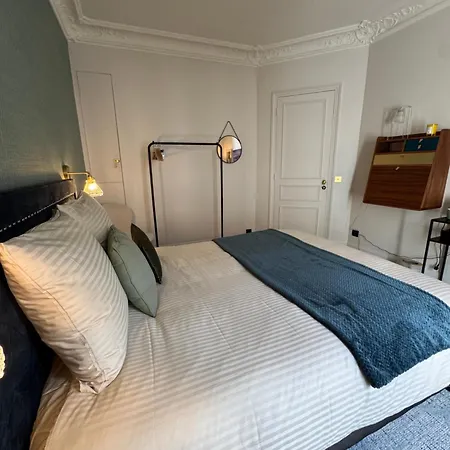 Au Jardin Du Luxembourg Homestay